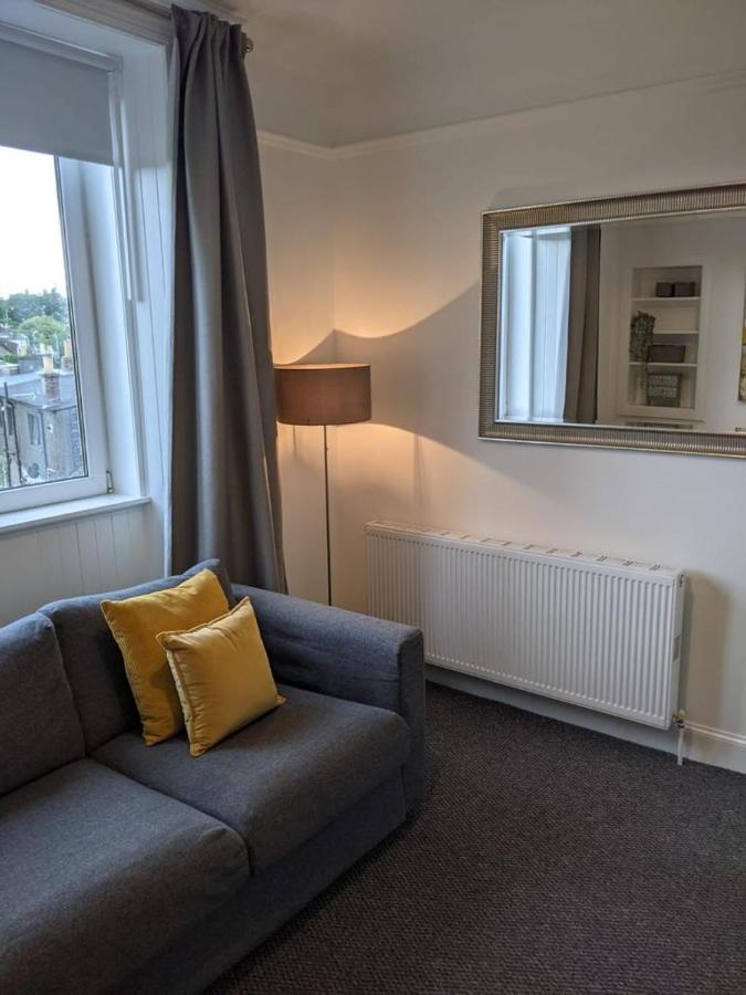 Glenclova - No 5 Bellyeoman, Bright Two Bedroom Apartment Dunfermline Exterior foto